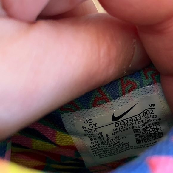 Nike Youth Giannis Immortality 2 Black Sneakers with Multicolor Accents - Picture 8 of 8